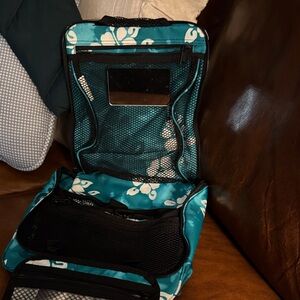 L.L. Bean Blue and White Floral Accessory Organizer